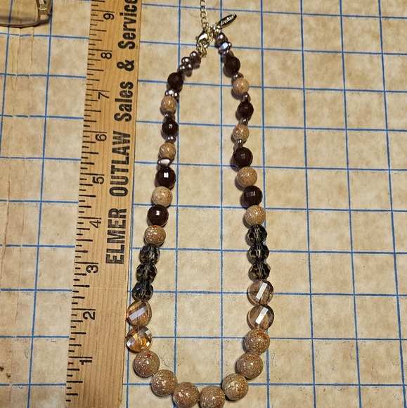 Vintage jasper and crystals necklace.  Goldtone. - Picture 2 of 8